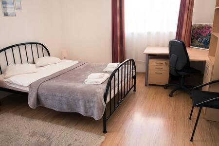 Town Hall 3 Bedroom Apartment فيلنيوس المظهر الخارجي الصورة